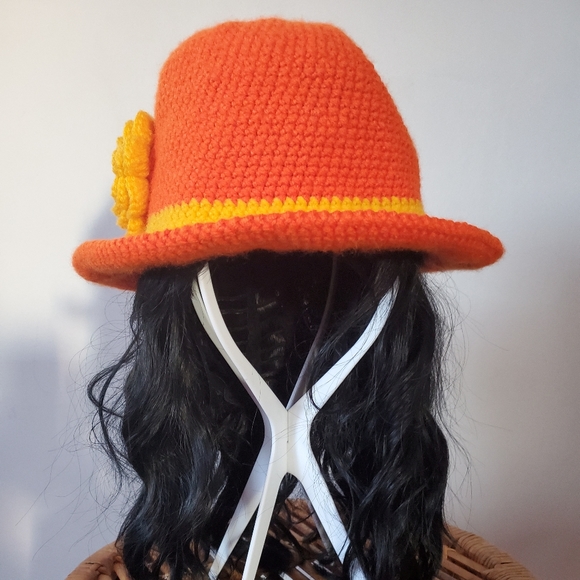 Chochet hat - Picture 3 of 7